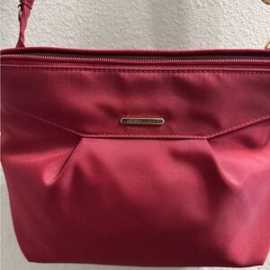 Classic Travelon Crossbody Bag in Rich Red